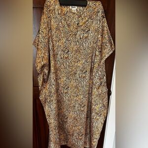 Vintage Winlar Women's Gold-Brown Lion V-Neck Kaftan